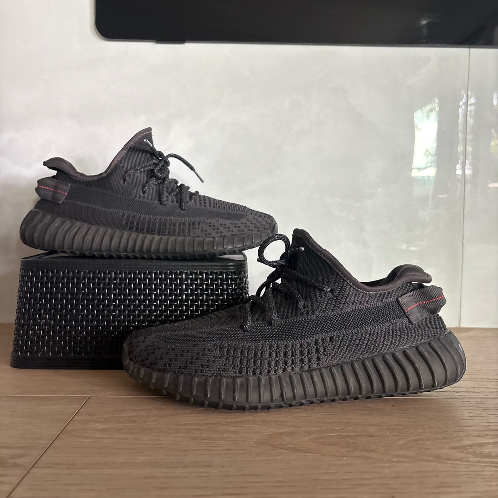 Adidas Yeezy Boost 350 V2 Size 8